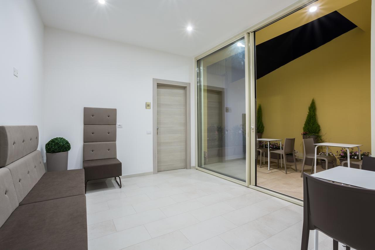 Th Collection Rooms Oristano Exterior foto