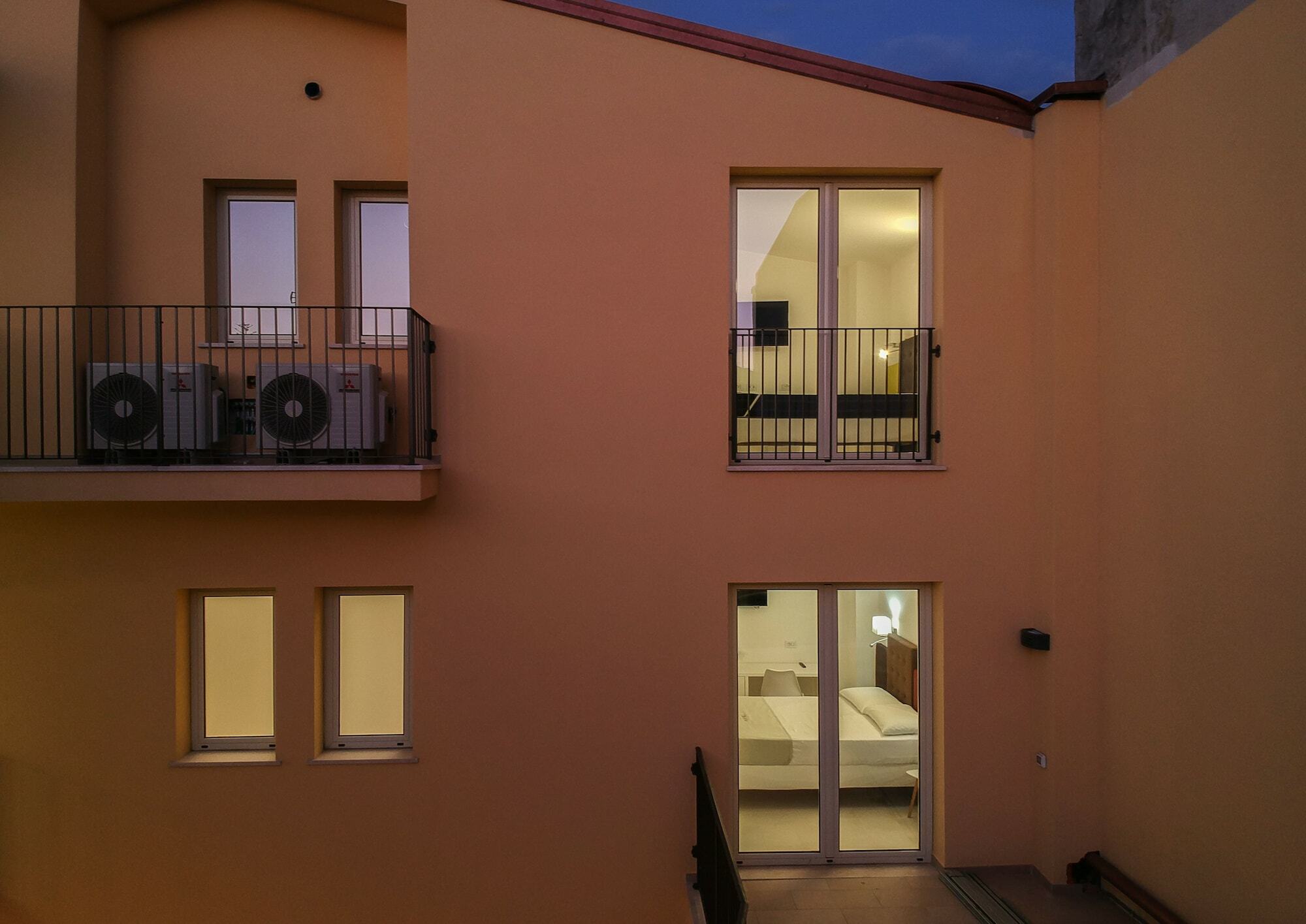 Th Collection Rooms Oristano Exterior foto